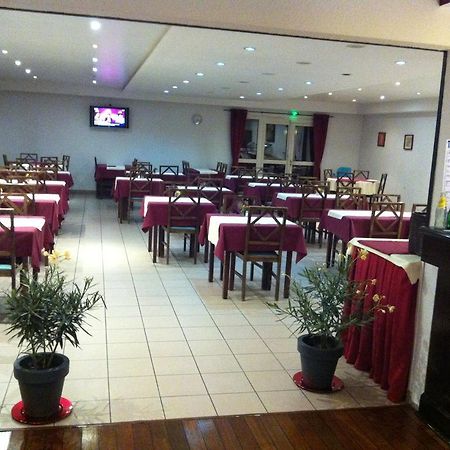 Comfort Hotel Poissy Technoparc Exterior foto